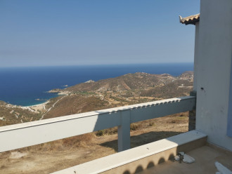 Ημιτελής μονοκατοικία, Δυστιές