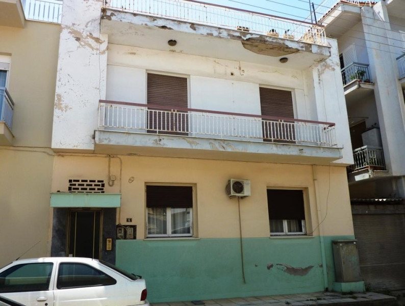 Apartment, Patra