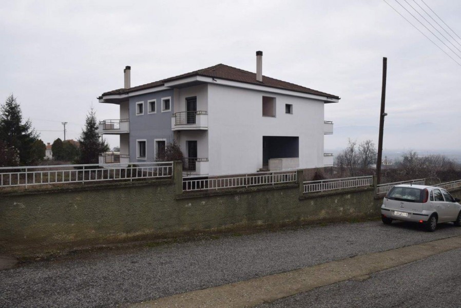 Stand-alone residential building, Agioi Anargiroi