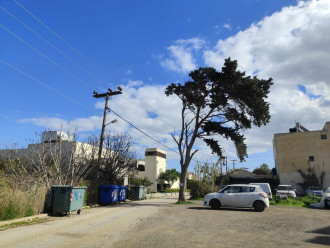 Οικόπεδο με άδεια διώροφης οικοδομής, Χανιά 