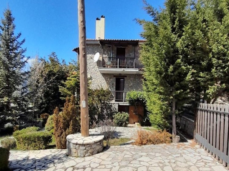 Maisonette, Parnassos