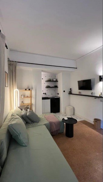 Apartment, Omonoia
