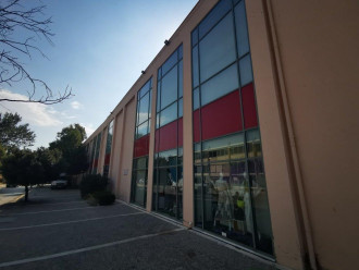 Κτήριο καταστημάτων, Ελευσίνα