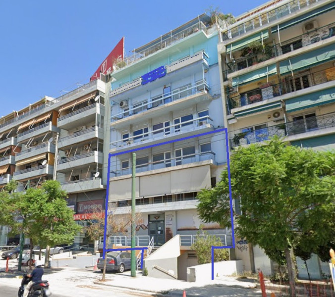 Retail store and offices, in Moschato