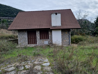 Μονοκατοικία, Σκαμνός