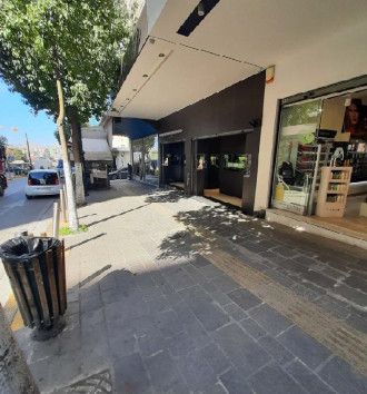 Κατάστημα προβολής, στον Πειραιά.